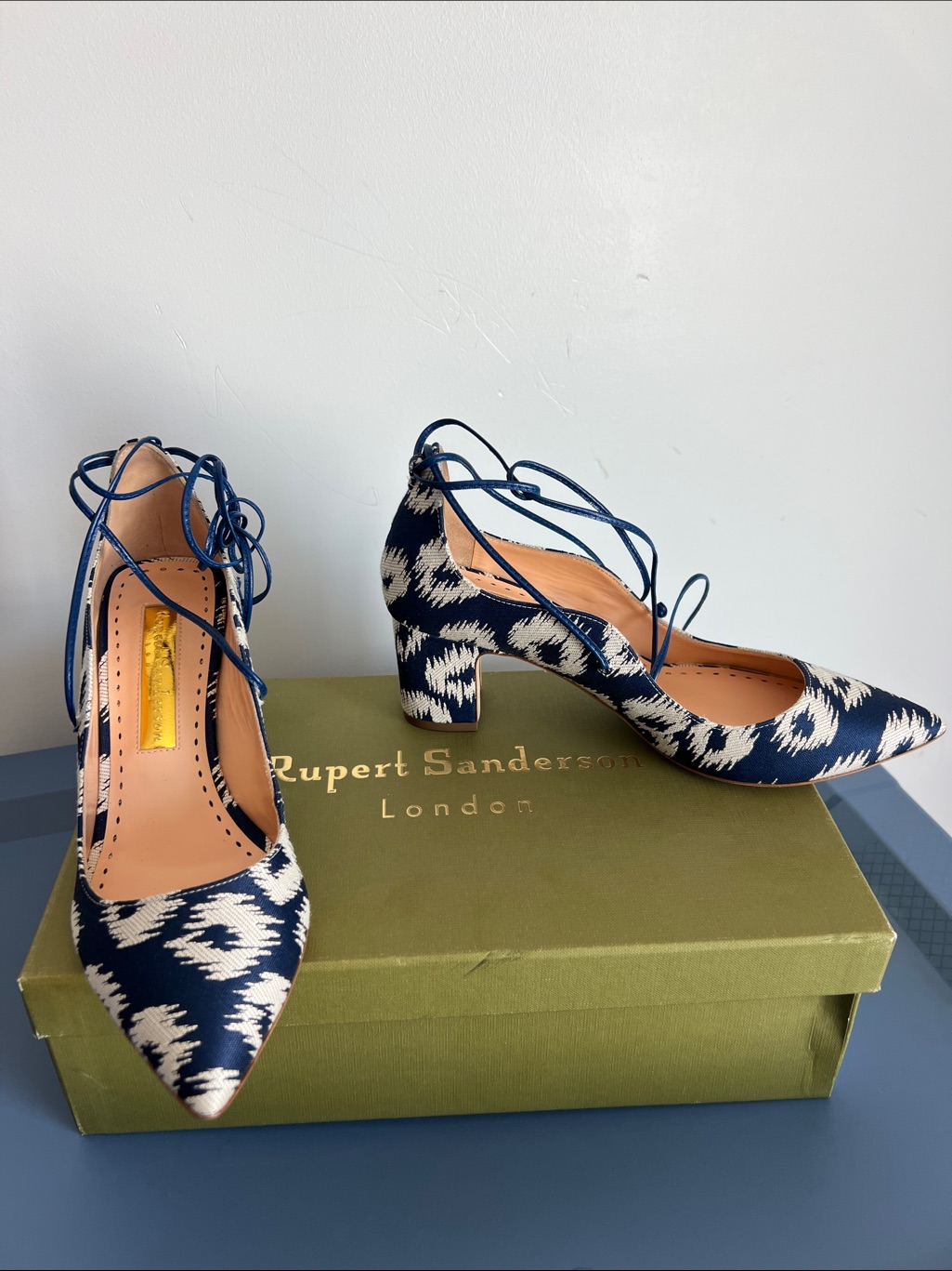 Rupert Sanderson London Poet Ikat Blue And White Pattern Block Heels Pointed Toe